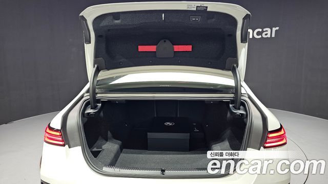 BMW 5-Series 2025 — photo 35
