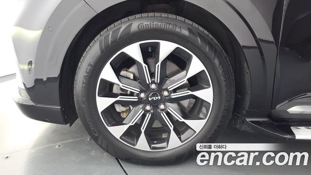 Kia Canival 2023 — photo 5