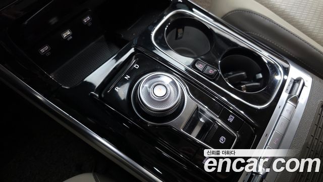 Kia Canival 2023 — photo 9