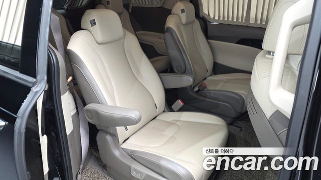 Kia Canival 2023 — photo 12