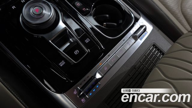 Kia Canival 2023 — photo 19