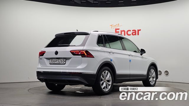 Volkswagen Tiguan 2020 — photo 2