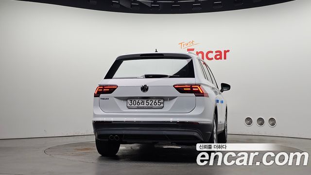 Volkswagen Tiguan 2020 — photo 4