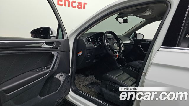 Volkswagen Tiguan 2020 — photo 13
