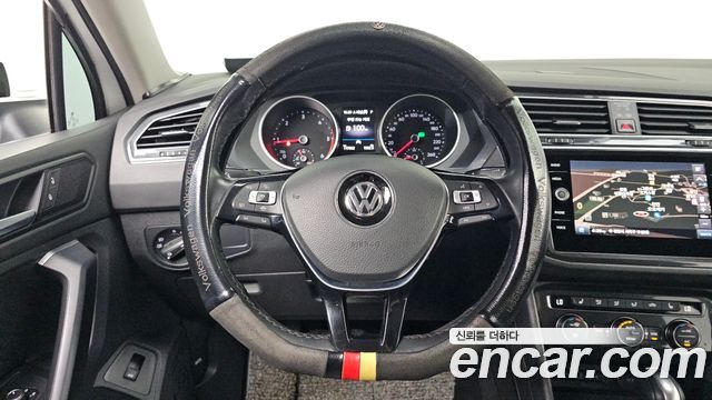 Volkswagen Tiguan 2020 — photo 22