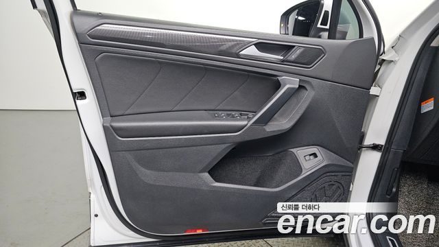 Volkswagen Tiguan 2020 — photo 14