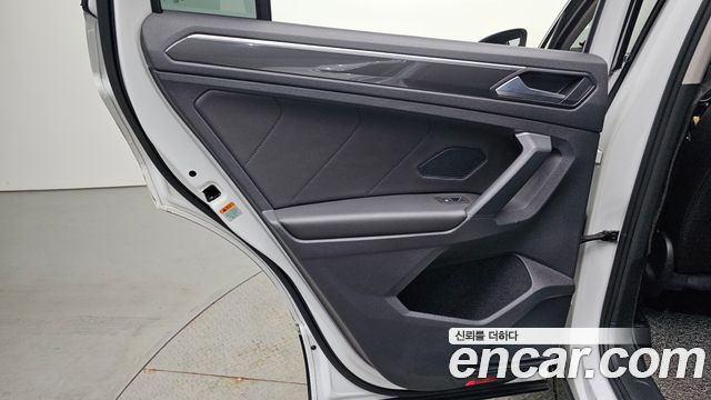 Volkswagen Tiguan 2020 — photo 15