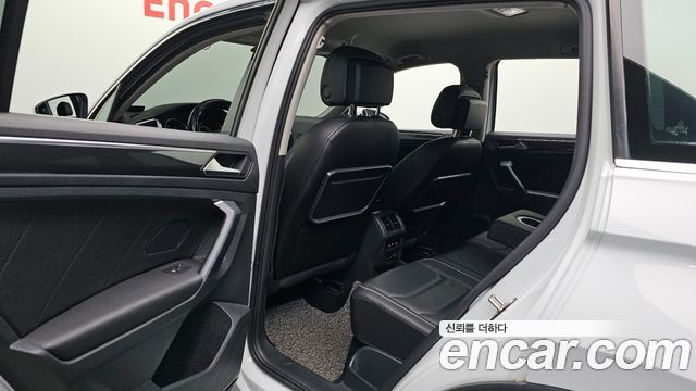 Volkswagen Tiguan 2020 — photo 16