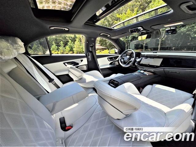 Mercedes-Benz E-Class 2026 — photo 7