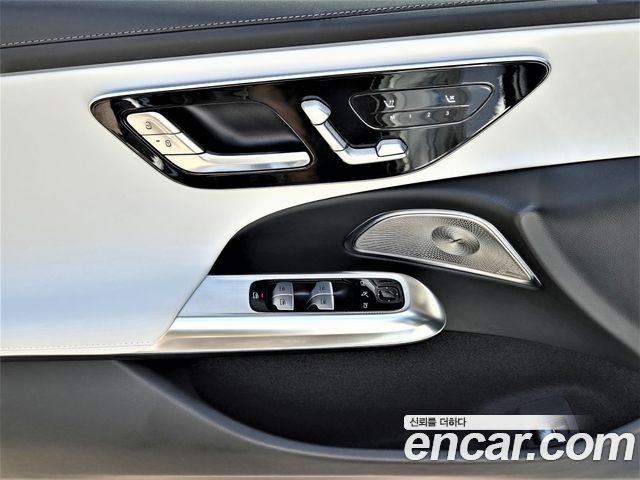 Mercedes-Benz E-Class 2026 — photo 11