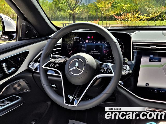 Mercedes-Benz E-Class 2026 — photo 12