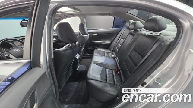 Honda Accord 2009 — photo 16