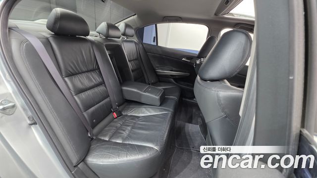 Honda Accord 2009 — photo 18