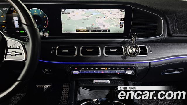 Mercedes-Benz GLS-Class 2022 — photo 18