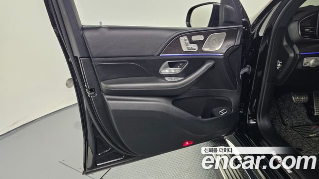 Mercedes-Benz GLS-Class 2022 — photo 14
