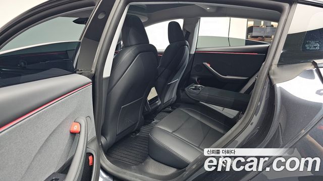 Tesla Model 3 2025 — photo 18