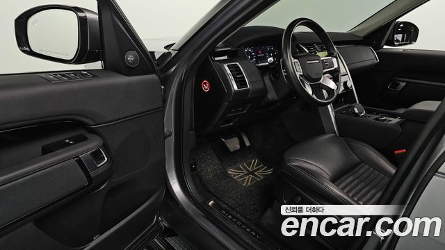 Land Rover Discovery 2022 — photo 13