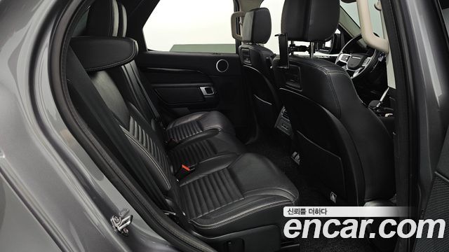Land Rover Discovery 2022 — photo 18