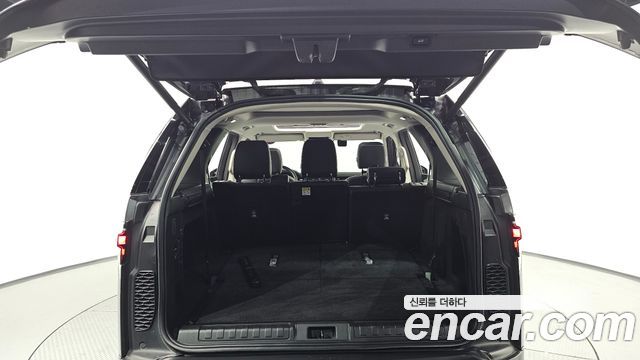 Land Rover Discovery 2022 — photo 25