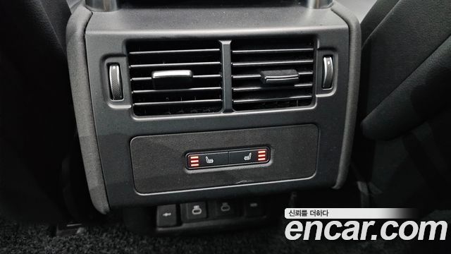 Land Rover Discovery 2022 — photo 31