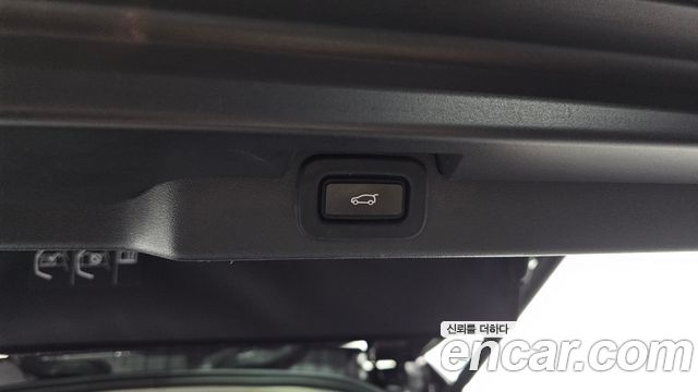 Land Rover Discovery 2022 — photo 35