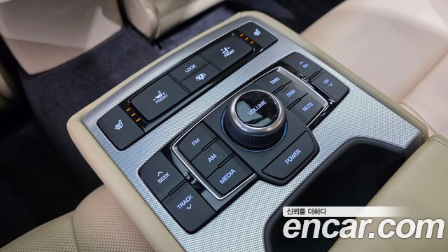 Genesis G80 2018 — photo 18