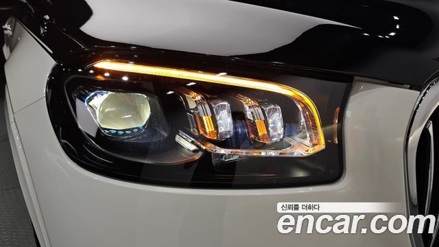 Mercedes-Benz GLS-Class 2026 — photo 8
