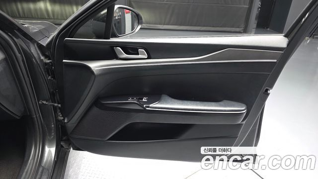 Kia K5 2022 — photo 14