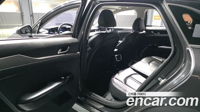 Kia K5 2022 — photo 16