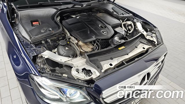 Mercedes-Benz E-Class 2017 — photo 6