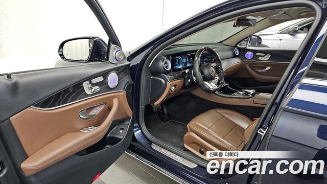 Mercedes-Benz E-Class 2017 — photo 10