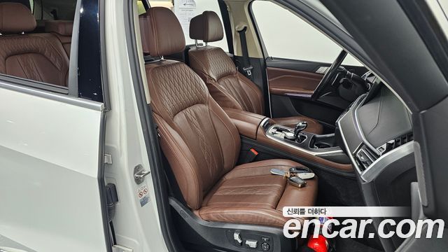 BMW X7 2020 — photo 18