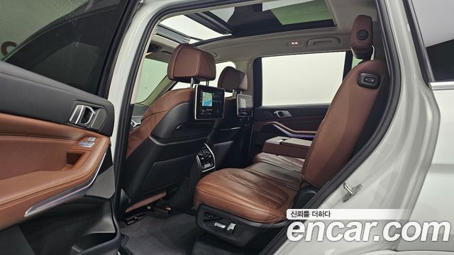 BMW X7 2020 — photo 16
