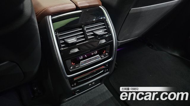 BMW X7 2020 — photo 34