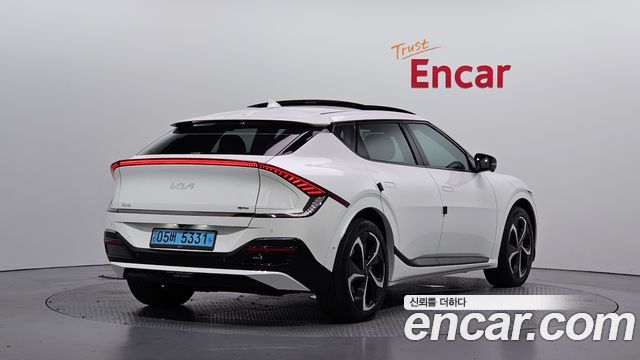 Kia EV6 2023 — photo 2