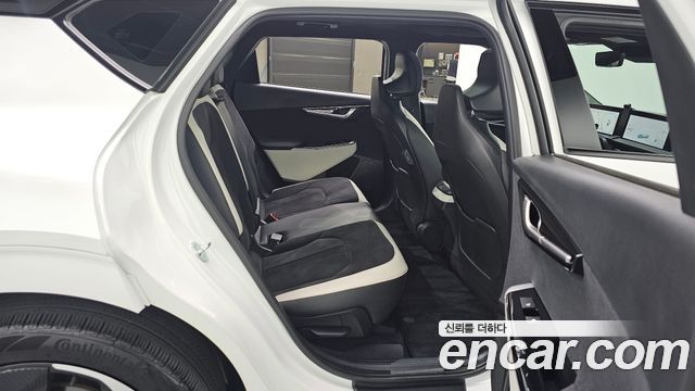Kia EV6 2023 — photo 25