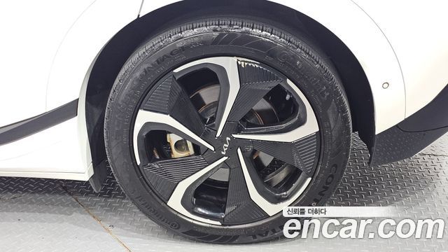 Kia EV6 2023 — photo 7