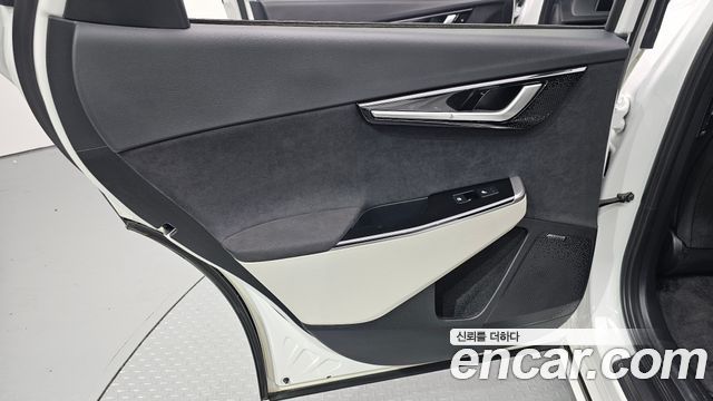 Kia EV6 2023 — photo 15
