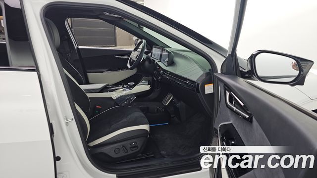 Kia EV6 2023 — photo 16