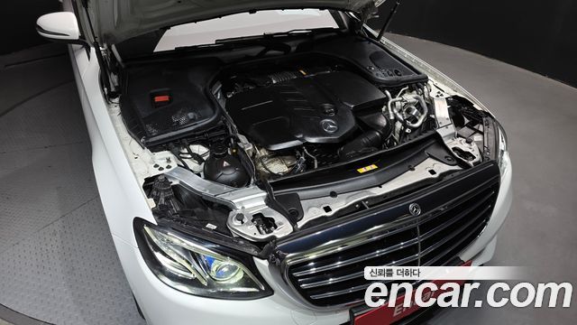 Mercedes-Benz E-Class 2018 — photo 6