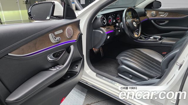 Mercedes-Benz E-Class 2018 — photo 10