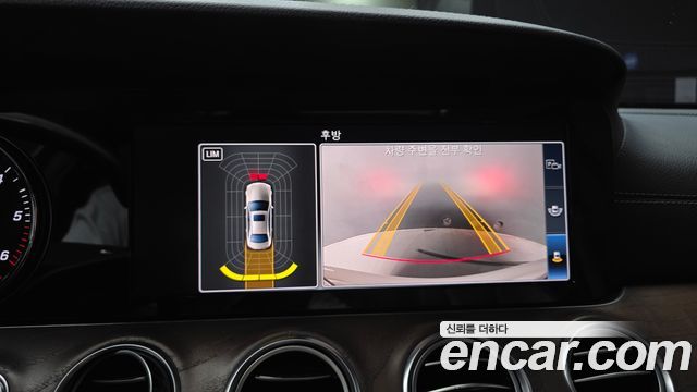 Mercedes-Benz E-Class 2018 — photo 15