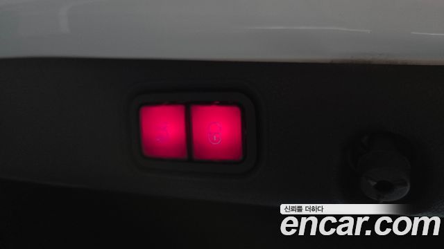 Mercedes-Benz E-Class 2018 — photo 20