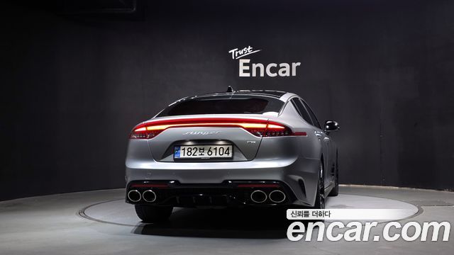 Kia Stinger 2023 — photo 4