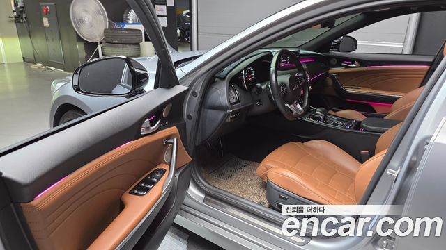 Kia Stinger 2023 — photo 13