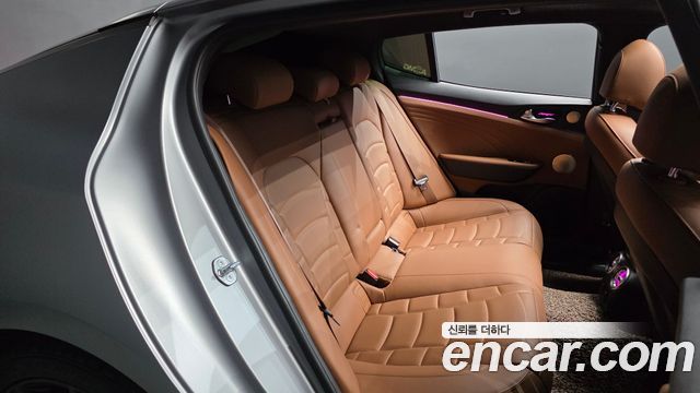 Kia Stinger 2023 — photo 17