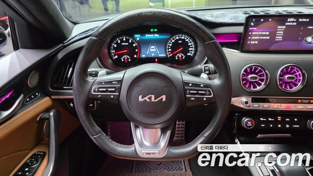 Kia Stinger 2023 — photo 19