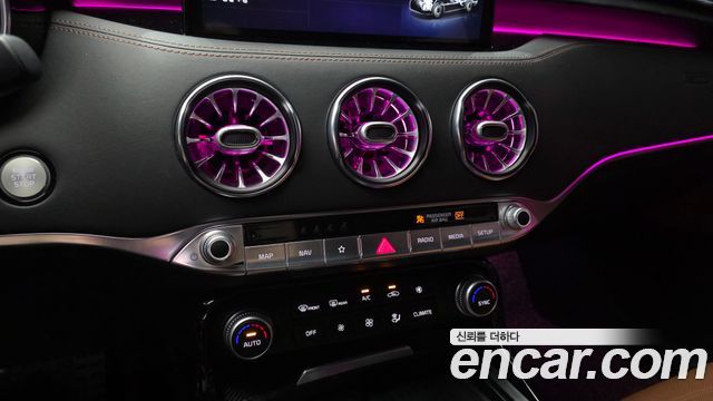 Kia Stinger 2023 — photo 24