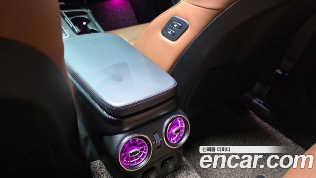 Kia Stinger 2023 — photo 26