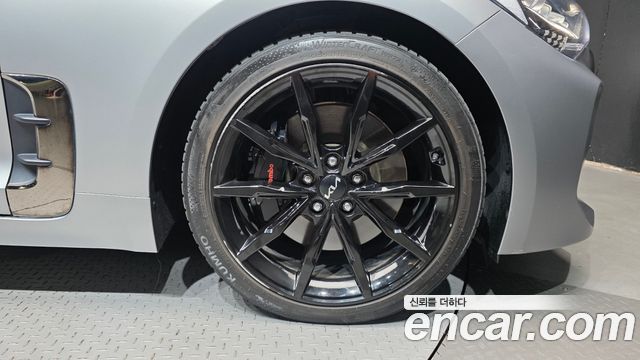 Kia Stinger 2023 — photo 7